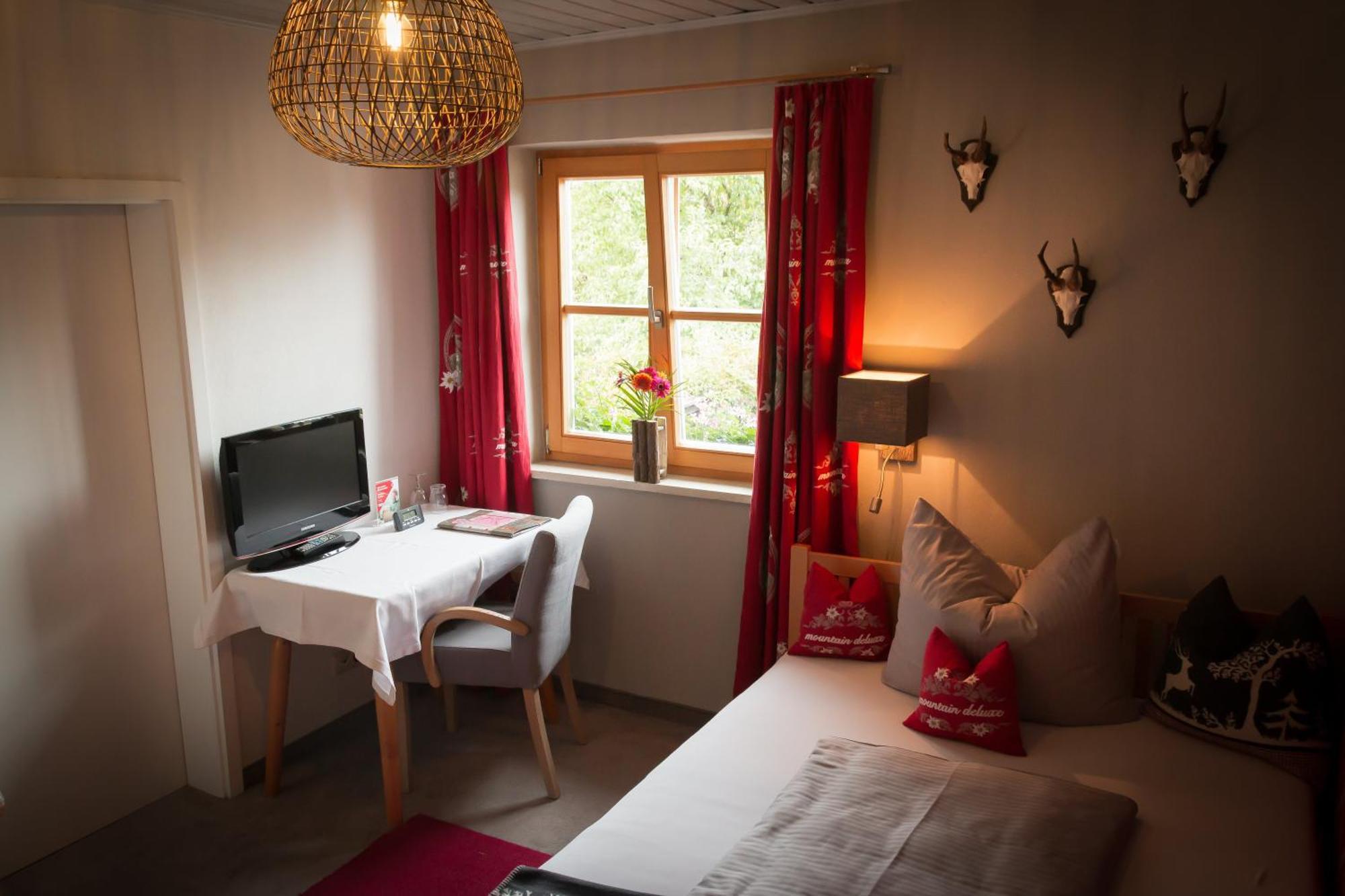 Gaestehaus Sattlerhof Bernau am Chiemsee Eksteriør bilde
